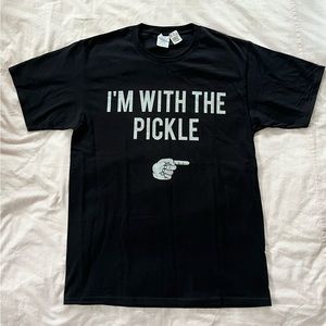 Men’s medium tee black “I’m with the pickle” costume shirt